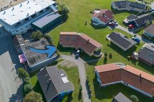 Schönhagen: Renditestarkes Ferienhaus mit 6 Schlafzimmern und saniertem Pool- und Wellnessbereich – Die vollständige Adresse der Immobilie erhältst du vom Anbieter., 24398 Brodersby – Vorschaubild 2