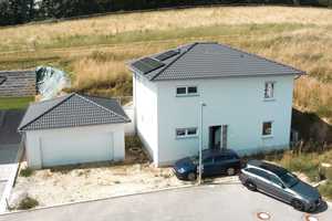 Eleganz und Funktionalität: Ihr neuwertiges Traumhaus in Beutelsbach wartet auf Sie!  – Passau (Kreis) – Vorschaubild 2