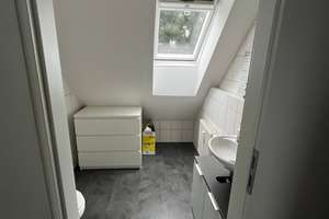 Attraktive 2,5 Zimmerwohnung mit Dachterrasse und Klimaanlage – Aprikosenstr. 25B, 70329 Obertürkheim (Ortsteil), Stuttgart – Vorschaubild 14
