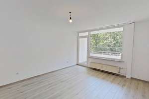 Große 3-Zimmer-Wohnung mit BALKON und viel Lichteinfall