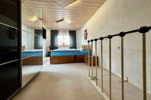 Großzügiges Wohnerlebnis auf kleinem Grundstück – Haus mit 6 Zimmern zum sofortigem Einzug + op – Die vollständige Adresse der Immobilie erhältst du vom Anbieter., 8132 Mülsen – Vorschaubild 4