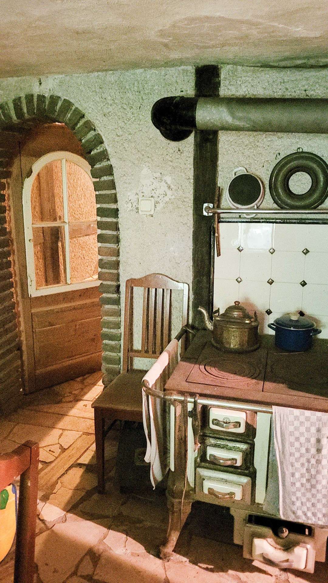 Immobilie in Hellenhahn-Schellenberg - Fachwerkhaus mit Charme und Potenzial – Handwerkertraum auf großem Grundstück in Seck - Bild 2