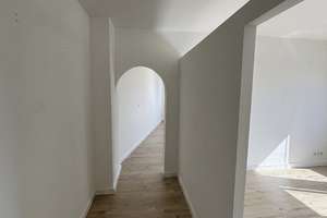 Lichtdurchflutetes Maisonette-Highlight: 3 Zimmer mit neuem Boden & Einbauküche – Höfener Straße 18, 90763 Südstadt Industriegebiet, Fürth – Vorschaubild 3