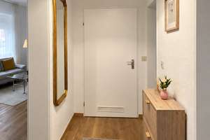 Möblierte 2 Zimmer Wohnung in Bornheim mit Balkon & Gartenmitbenutzung – 60389 Bornheim, Frankfurt am Main – Vorschaubild 3