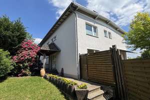 Helle  und  freundliche 5-Zimmer-ETW mit Garten, Terrasse und 2 Stellplätzen ! – Die vollständige Adresse der Immobilie erhältst du vom Anbieter., 40822 Mettmann – Vorschaubild 1