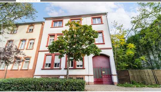 Bild von Stilvolles Mehrfamilienhaus mit Hinterhaus in zentraler Lage von Neu-Isenburg