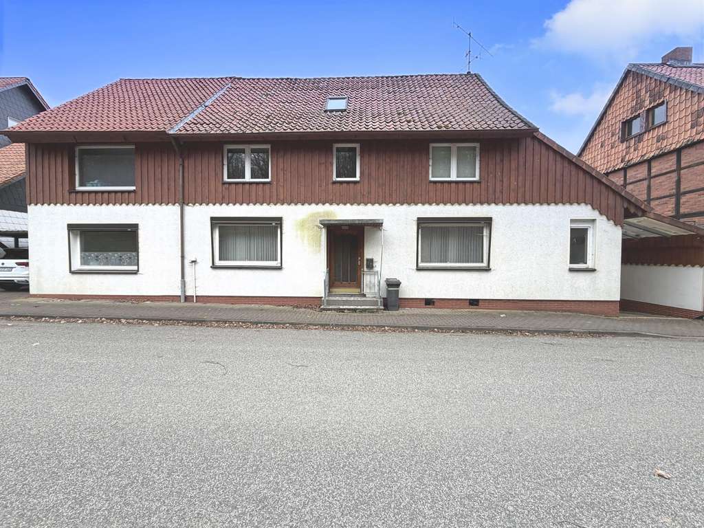 Immobilie in Seesen - freistehendes Zweifamilienhaus in der Nähe von Seesen, in ruhiger Lage von Bornhausen - Bild 0