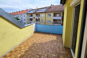 Helle 4,5-ETW im 4. OG mit Dachterrasse in N-Glockenhof (PROVISIONSFREI !)