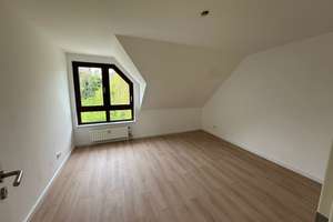 Licht, Raum & Stil auf zwei Ebenen – frisch renovierte Maisonette mit Terrasse und 3 Schlafzimmern – Die vollständige Adresse der Immobilie erhältst du vom Anbieter., 50829 Bocklemünd/Mengenich, Köln – Vorschaubild 4