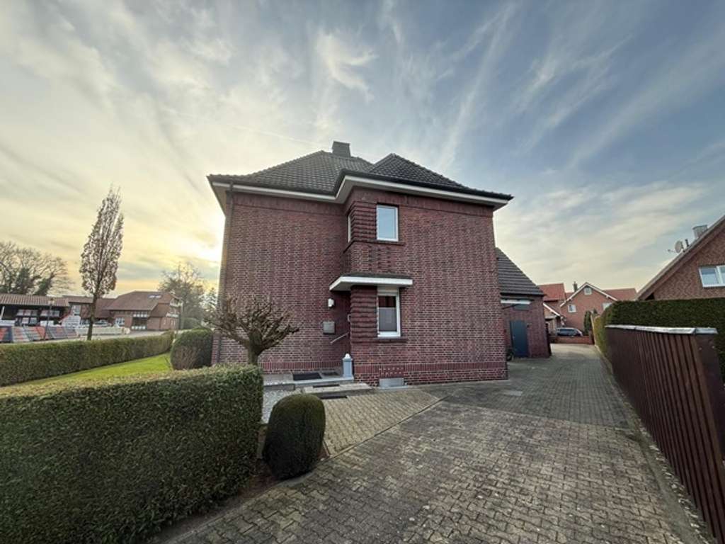 Immobilie in Ascheberg - Großzügiges Familiendomizil mit 2 Garagen und großem Garten - Bild 0