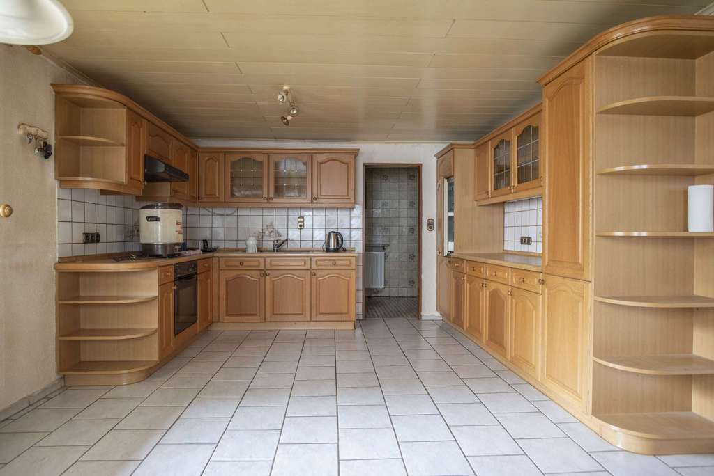 Immobilie in Nidda - Hofreite: Wohnhaus mit Torhaus, große Scheune und weitere Nebengebäude. Käuferprovisionsfrei! - Bild 4