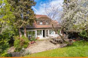 Bezauberndes Einfamilienhaus mit Garten und 2 Stellplätzen