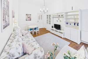 Stilvoll & bezugsfrei: Altbau 2-Zi mit Balkon & Lift im Gleimviertel – Berlin – Vorschaubild 11