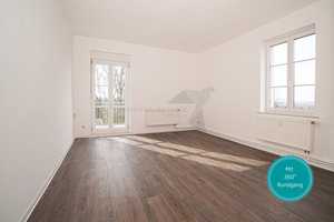 Sonnige 3 Raum-Wohnung mit Balkon und Tageslichtbad in Chemnitz-Ebersdorf – Erich-Steinfurth-Straße 18, 9131 Chemnitz – Vorschaubild 1