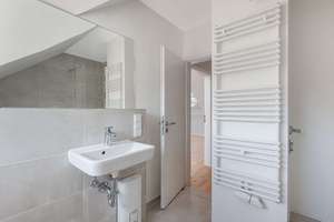 Hochwertig sanierte Wohnung mit Einbauküche in Stadtmitte – Hubertusstraße 175, 47798 Stadtmitte, Krefeld – Vorschaubild 8