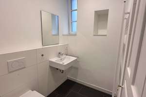 Altbaucharme mit modernem Herz: Erstbezug nach Sanierung 2-Zimmer Erdgeschoss Wohnung mit Balkon – Die vollständige Adresse der Immobilie erhältst du vom Anbieter., 70199 Heslach, Stuttgart – Vorschaubild 8
