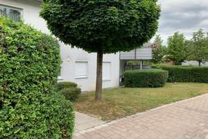 Gepflegte, helle 3 Zimmer-EG-Wohnung m. 88 m² Wfl., 2 Terrassen und TG-Stellplatz.