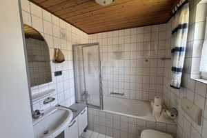 Zweifamilienhaus mit Keller und Garage, Erdgeschoss entkernt – Regen (Kreis) – Vorschaubild 7