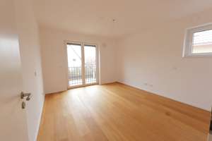 Ihr stilvolles Domizil: 3-Zimmer-Wohnung mit Balkon in München-Waldtrudering – Die vollständige Adresse der Immobilie erhältst du vom Anbieter., 81827 Waldtrudering, München – Vorschaubild 9