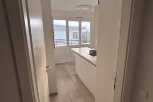 Helle 3-Zimmer-Wohnung im 4. OG mit Balkon in München-Moosach nähe OEZ – Die vollständige Adresse der Immobilie erhältst du vom Anbieter., 80993 Alt-Moosach, München – Vorschaubild 1