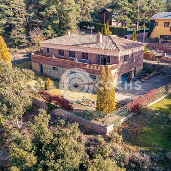 SPEKTAKULÄRES CHALET IN PRADES MIT BERGBLAUF