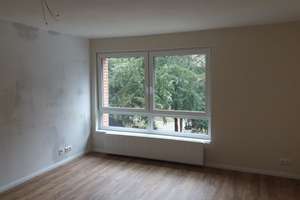 Ab 01.06. Zwei Zimmer Whg mit Balkon und Aufzug: Ihr neues Zuhause in der Innenstadt Ost