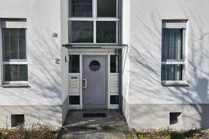 Schöne 3 Zimmer Wohnung mit Balkon