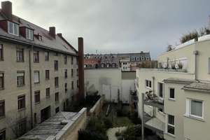 Helle 4 Zimmer Helle 4 Zimmer  Wohnung - Loggia mit Ausblick über ruhigen grünen Innenhof – Watzmannstraße 4, 81541 Obergiesing, München – Vorschaubild 19