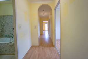 72 qm mit Wow-Effekt: lichtdurchflutet und charmant, frei gestaltbare 3 Zi.- Wohnung mit Aufzug – Die vollständige Adresse der Immobilie erhältst du vom Anbieter., 80809 Am Riesenfeld, München – Vorschaubild 2