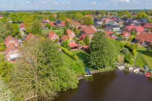 Ferienhaus am Timmeler Meer – Zwei Wohneinheiten mit privater Steganlage – Die vollständige Adresse der Immobilie erhältst du vom Anbieter., 26629 Großefehn – Vorschaubild 1
