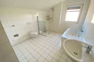 SENIORENWOHNUNG zwei Balkone, Dusche, Wanne, Aufzug, Fußbodenheizung – Am Bowengarten 145, 45899 Horst, Gelsenkirchen – Vorschaubild 7