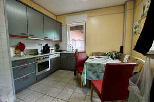 Brühl, bezugsfreies Wohnhaus + 3 Monteurzimmer + 1 Apartment + 1  Kiosk – Rhein-Erft-Kreis – Vorschaubild 2