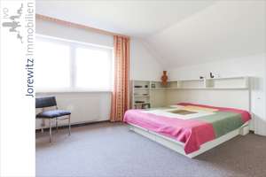 Zentrumsnah in Brackwede: Zweifamilienhaus mit Doppelgarage und großem Gartengrundstück – Die vollständige Adresse der Immobilie erhältst du vom Anbieter., 33647 Brackwede, Bielefeld – Vorschaubild 20