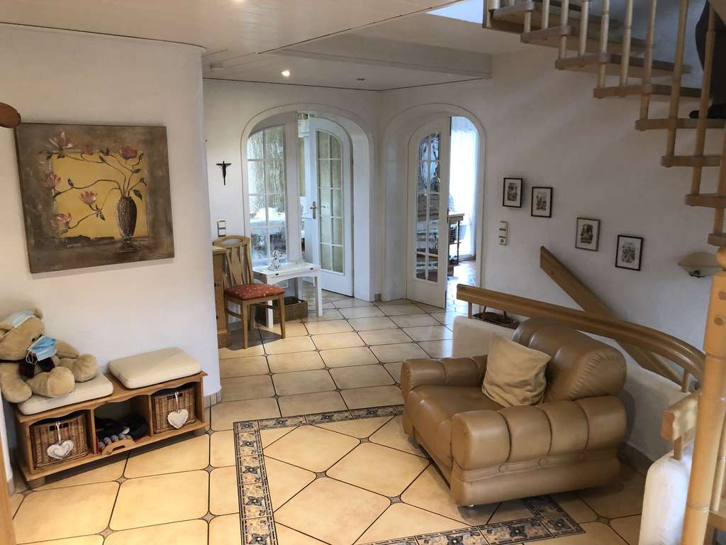 Immobilie in Jossgrund - Luxuriöse Villa mit 6 Zimmern und 240 m² Wohnfläche mit Bachzugang in Jossgrund - Bild 3