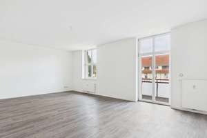 Wohnen im Grünen! Moderne 3-Zimmer-Wohnung mit Balkon & optionaler Einbauküche – Tulpenhof 2, 38368 Mariental – Vorschaubild 1