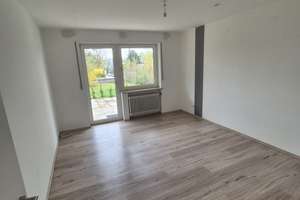 2-Familienhaus mit 5 Zimmer Wohnungen und Möglichkeit einen zusätzlichen Bauplatz zu erwerben – Die vollständige Adresse der Immobilie erhältst du vom Anbieter., 93077 Bad Abbach – Vorschaubild 4