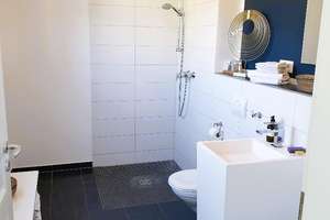 KfW70-Stadtvilla, Wärmepumpe, Photovoltaik, 5 Zi., 2 Bäder, Garage, Whirlpool -Familienparadies
 – Die vollständige Adresse der Immobilie erhältst du vom Anbieter., 14089 Kladow, Berlin – Vorschaubild 23