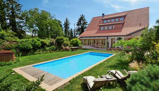 Bild von Hofgut Pfalz: Schwimmbad, Weinkeller, Wellness, großes Grundstück, exklusive Eventlocation