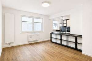 Stilvolles Wohnen in Düsseldorfs Altstadt – Sanierte 3-Zimmer-Wohnung nahe Rhein – Die vollständige Adresse der Immobilie erhältst du vom Anbieter., 40213 Altstadt, Düsseldorf – Vorschaubild 2