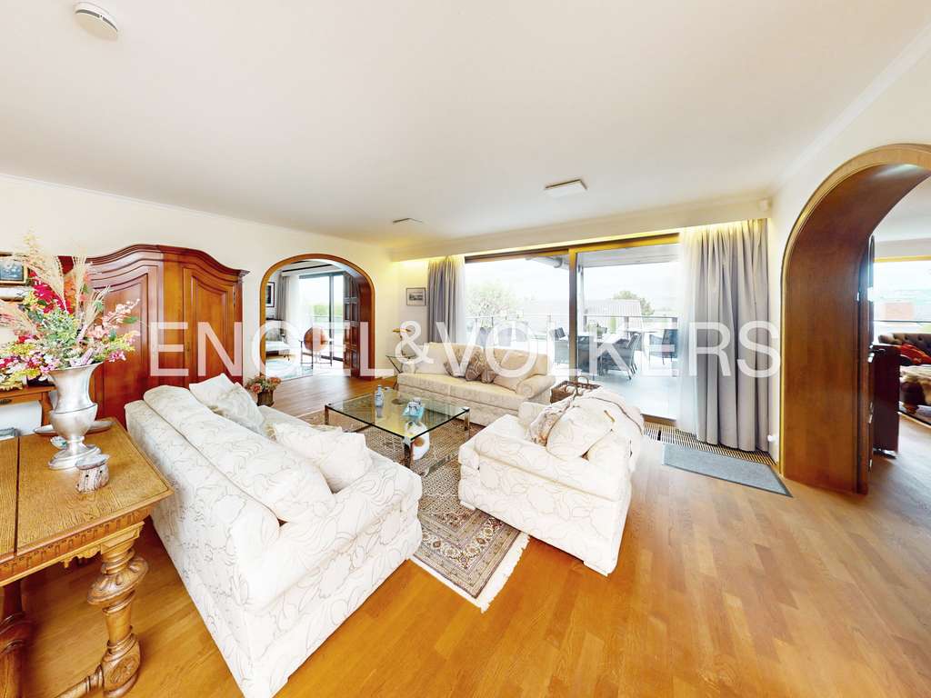 Immobilie in Nieder-Olm - Imposante Unternehmervilla mit Traumblick - Bild 1