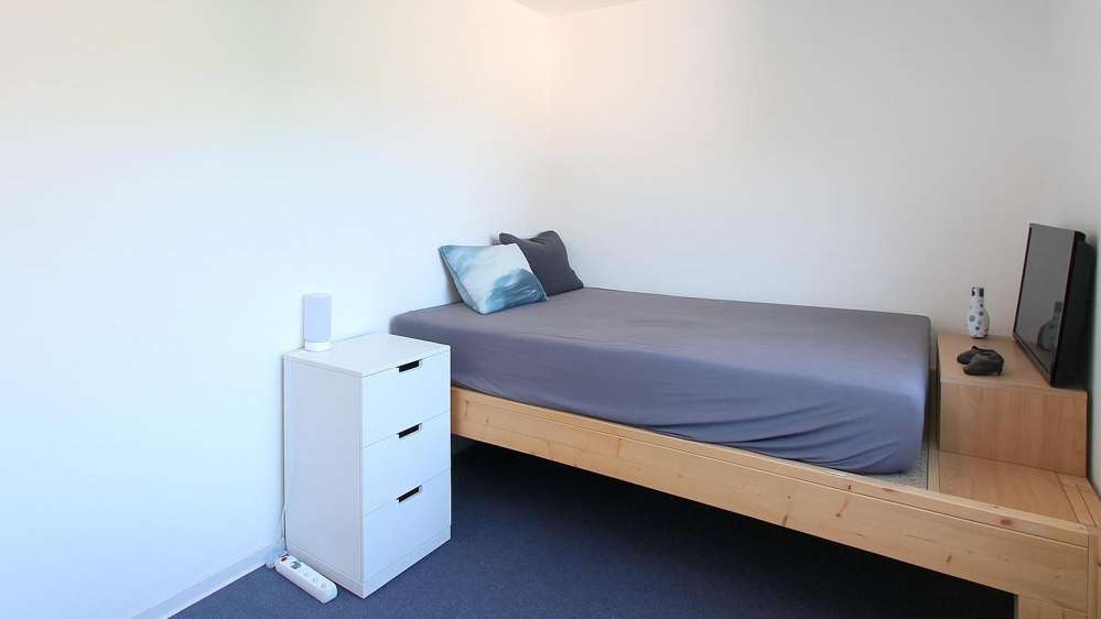 Immobilie in Oldenburg - Gepflegte 2-Zimmer-Eigentumswohnung im 2. OG mit Schwimmbad und Sauna in attraktiver Lage – in OL - Bild 0