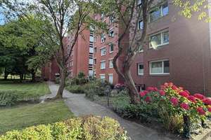 Großzügig geschnittene 4-Zimmerwohnung (2 2/2) mit Balkon im ersten Obergeschoss – Die vollständige Adresse der Immobilie erhältst du vom Anbieter., 22525 Stellingen, Hamburg – Vorschaubild 2