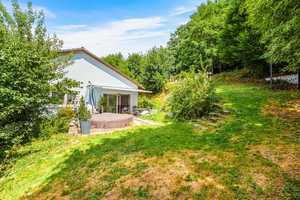 Neuwertig, modern & stilvoll! Energieeffizentes Einfamilienhaus mit traumhaft großem Garten – Regensburg (Kreis) – Vorschaubild 1
