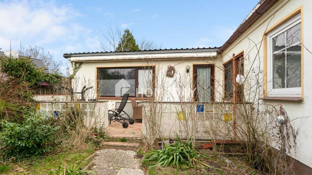 Immobilie in Preetz - Haus im Dornröschenschlaf! 1-2 Familienhaus auf großem Grundstück sucht kreative Gestalter - Bild 0