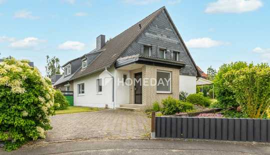 Bild von Einfamilienhaus mit vorbereiteter Sanierung - 7 Zimmer, 115 m² Wohnfläche, 560 m² Grundstück