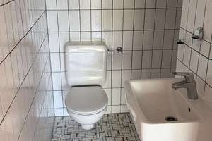 Großzügige 3-Zimmerwohnung mit Parkettboden und Einbauküche in Köln Westhoven – Die vollständige Adresse der Immobilie erhältst du vom Anbieter., 51149 Westhoven, Köln – Vorschaubild 10
