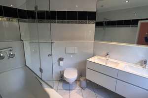 Mit Rheinblick: Hochklassige 3-Zimmer-Wohnung inkl. Terrasse & Stellplatz in Köln-Marienburg – An der Alteburger Mühle 16, 50968 Marienburg, Köln – Vorschaubild 14