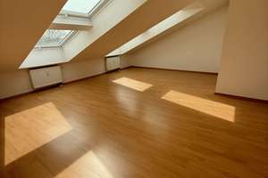 Genießen Sie den Sommer auf Ihrem großen Balkon! Schöne, moderne Dachgeschosswohnung mit Aufzug – Die vollständige Adresse der Immobilie erhältst du vom Anbieter., 47059 Kaßlerfeld, Duisburg – Vorschaubild 5