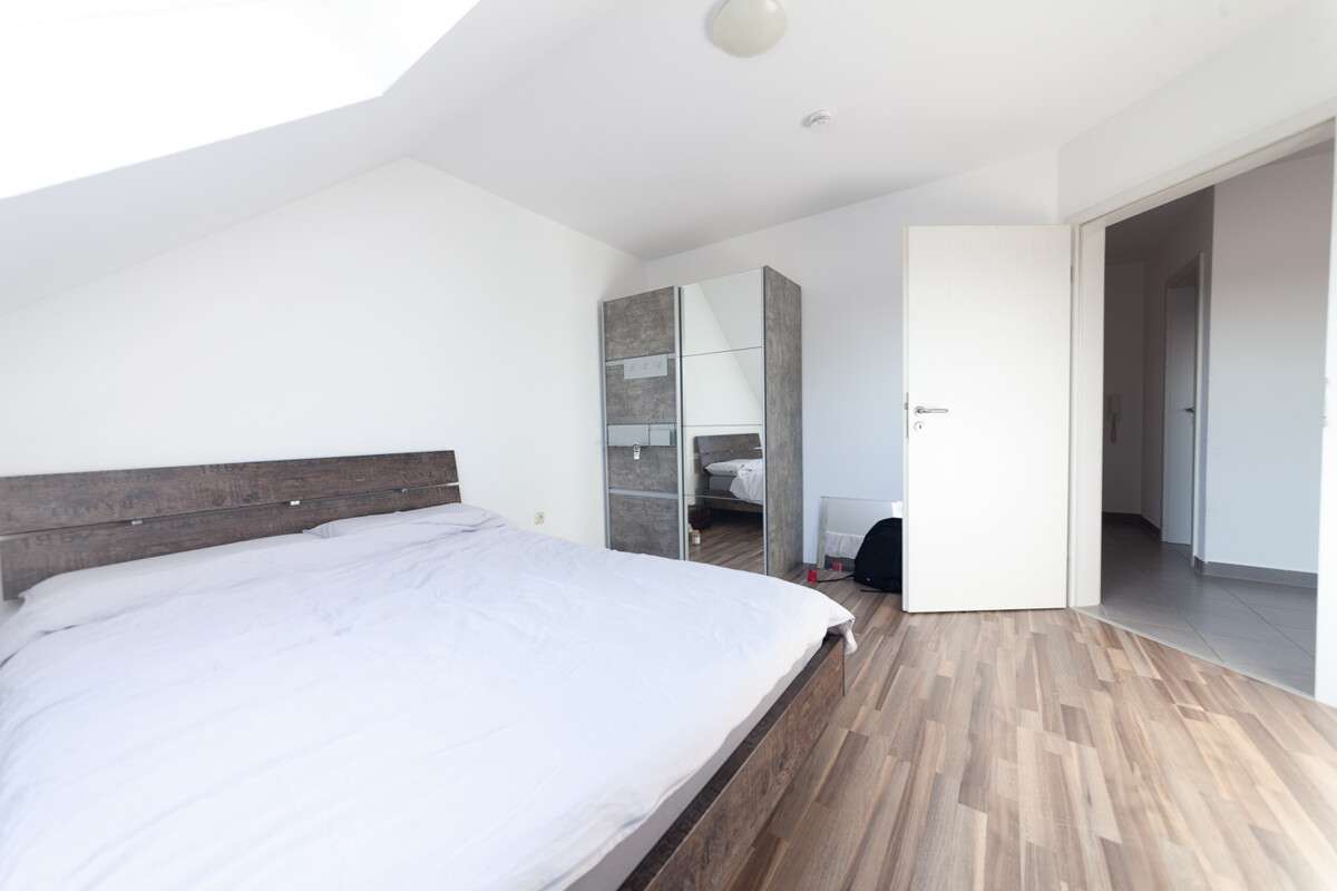 Immobilie in Schaafheim - DIETZ: Lichtdurchflutete 4,5 Zimmer-Maisonette große Dachloggia  - Galerie - Garage - Stellplatz - Bild 6