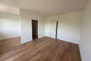 Erste eigene Wohnung gesucht? Modernisierte 1 RW mit Balkon + EBK auf Wunsch – Neuplanitzer Straße 35, 8062 Neuplanitz, Zwickau – Vorschaubild 4